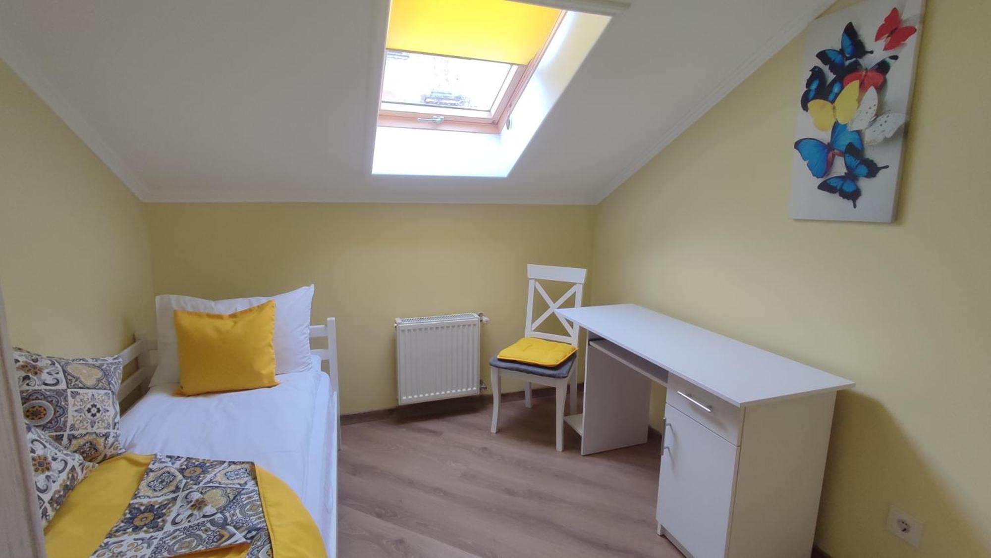 Сонячна Мансарда Apartment Камианец-Подилский Екстериор снимка